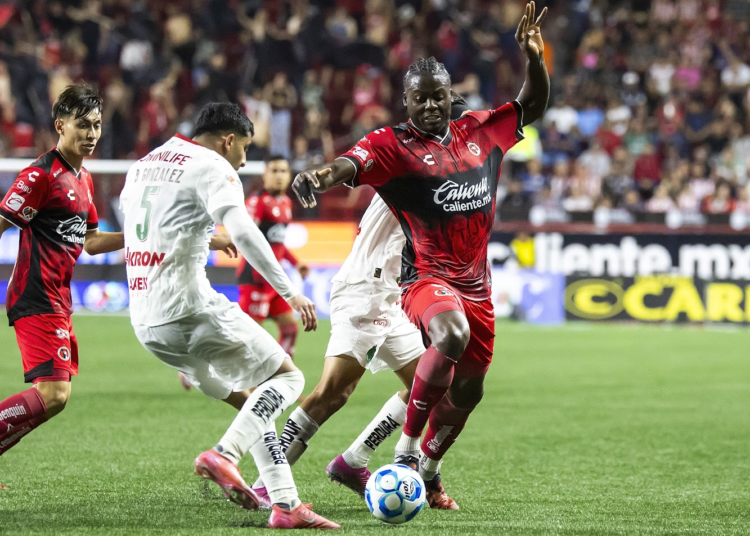 Empate cardiaco en la frontera: Xolos y Chivas dividen puntos en el Caliente