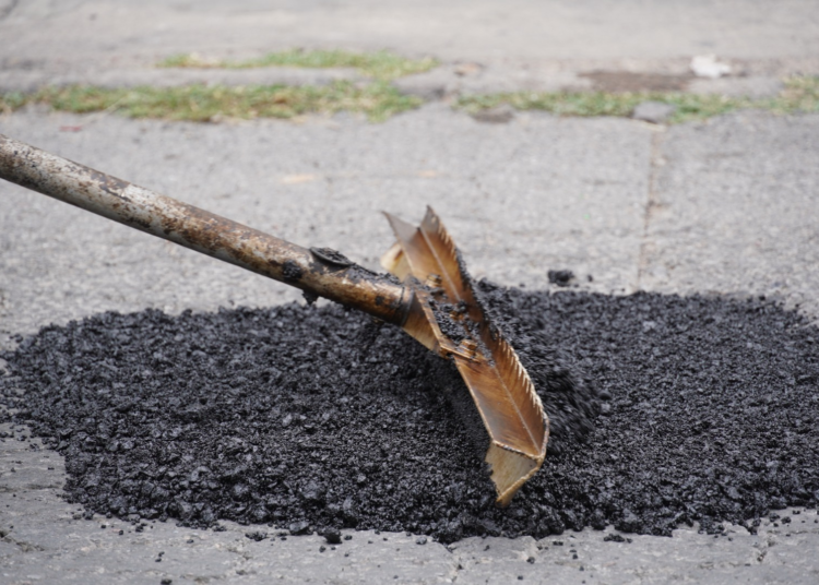 Gobierno Municipal atiende más de 340 baches esta mañana en Chihuahua