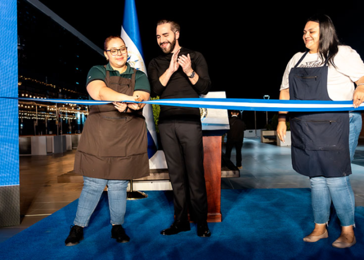 Bukele inaugura el nuevo Mercado San Miguelito en San Salvador tras incendio de 2021