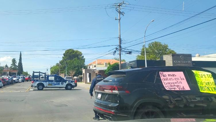 Atiende Municipio a vecinos de San Felipe y aclara que no existe permiso para secundaria