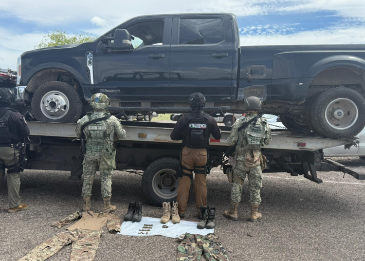 Asegura SSPE vehículo robado con equipo táctico en Aldama