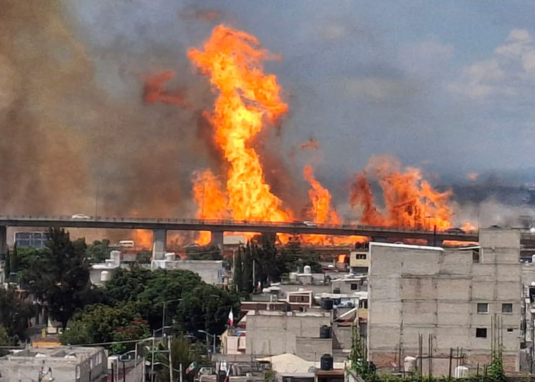 Explosión de pipa en Iztapalapa deja cuatro muertos y 90 heridos en el Puente de la Concordia