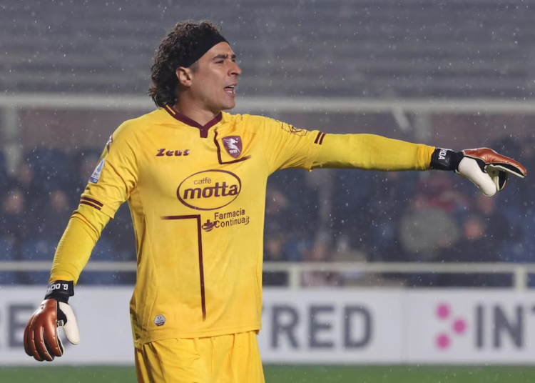Guillermo Ochoa sigue su sueño mundialista: firma con AEL Limassol de Chipre