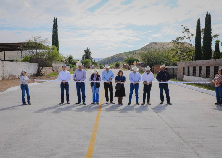 Inaugura alcalde Bonilla pavimentación y mejoras en El Charco