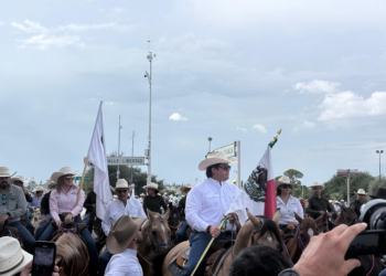 Con tradicional cabalgata arranca la Expogan 2025 en Chihuahua