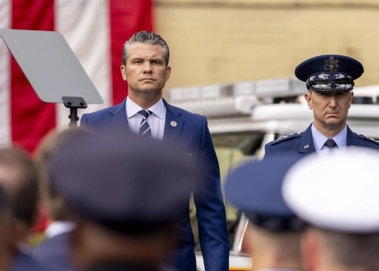 EE.UU. anuncia regreso al «estándar masculino» en el Ejército, sin gordos ni barbudos