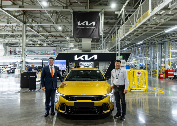 Nuevo León inicia exportación del primer KIA 100% hecho en la entidad hacia Europa