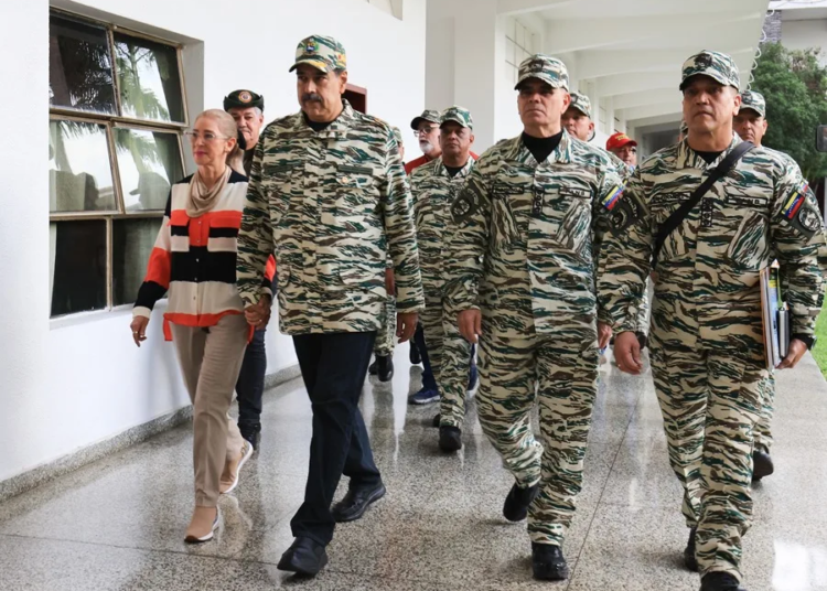 Venezuela refuerza su defensa ante la “amenaza” de EE.UU. y moviliza a millones de ciudadanos