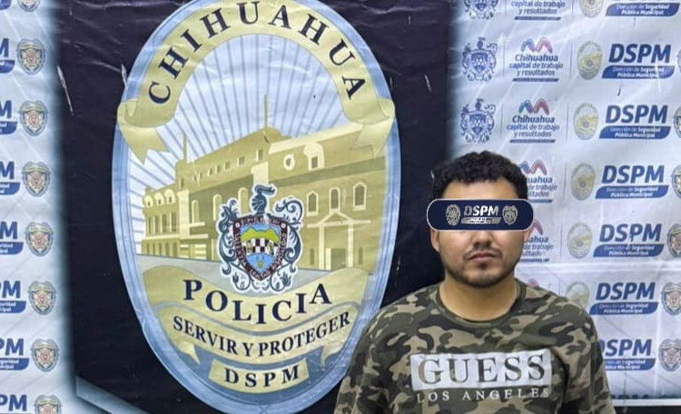 Aseguran a joven con caja de supuesta marihuana en El Campanario