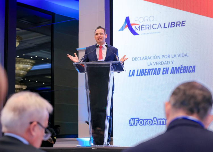 Defiende alcalde Marco Bonilla valores democráticos en foro “América Libre”