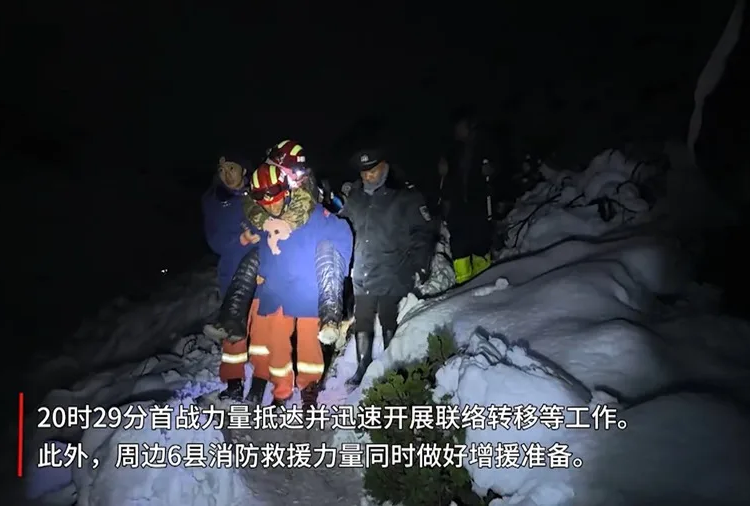 Tormenta en el Everest: evacúan a 350 senderistas en el Tíbet