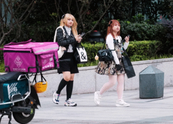 China vive su ‘Día del Soltero’ más largo en medio de un llamado urgente a fortalecer la demanda interna