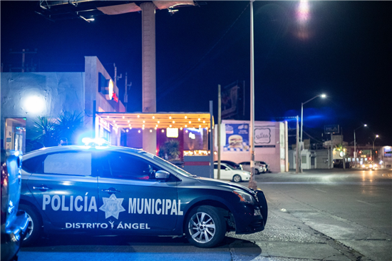 Detienen a mujer con seis dosis de aparente cristal en la colonia Los Arcos