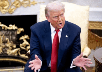 Popularidad de Trump cae a su nivel más bajo desde su regreso a la Casa Blanca