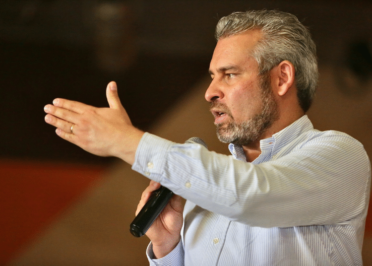 Ramírez Bedolla, entre los gobernadores señalados por presuntos nexos con Cárteles Unidos