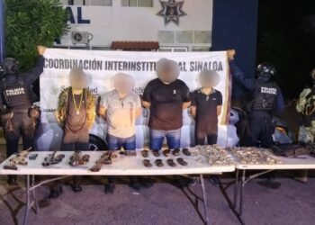 FUERZAS FEDERALES ASEGURAN ARMAS Y VEHÍCULO CLONADO ROTULADO COMO PROFECO EN CULIACÁN