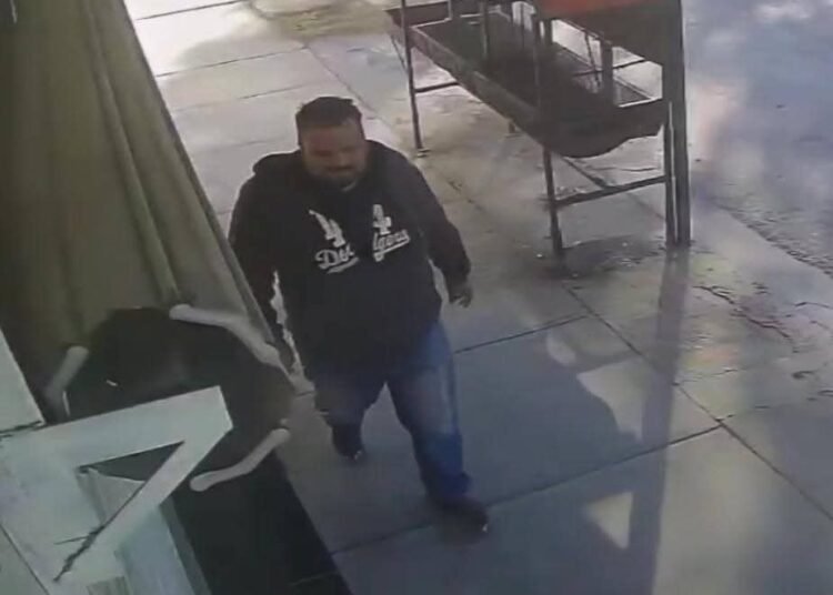 Alertan en Torreón y Matamoros por sujeto que entrega falsos avisos de CFE para cometer fraude