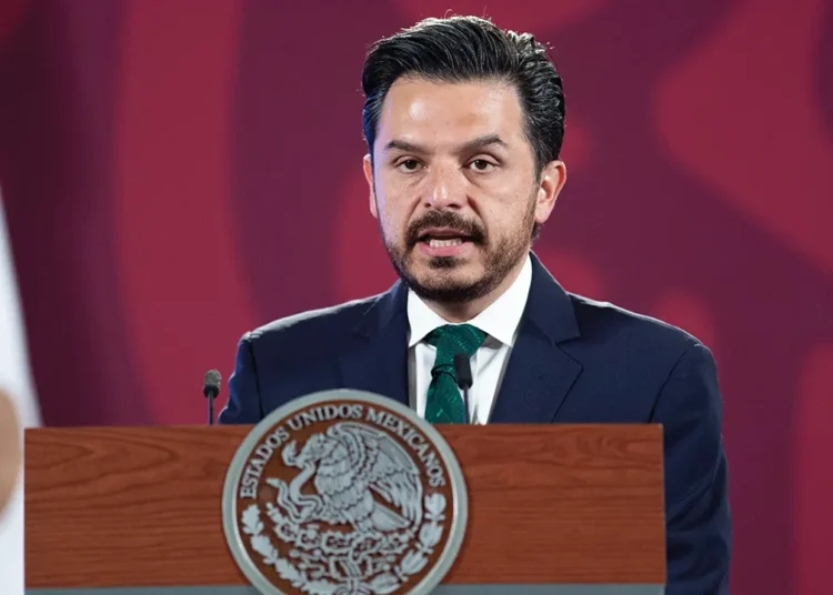 Zoé Robledo señala fallas del pasado tras repunte de sarampión en México.